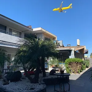 2* Hotel Skyways