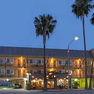 Travelodge By Wyndham Culver City Hotel